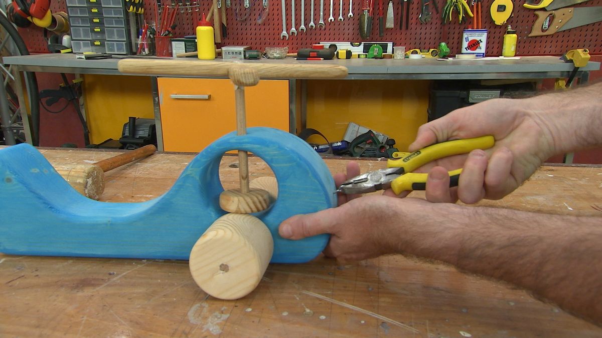 Helicóptero infantil de madera paso 11