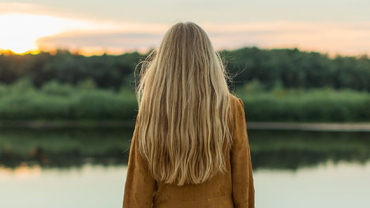 Rubio miel, el tono entre rubio claro y rubio oscuro