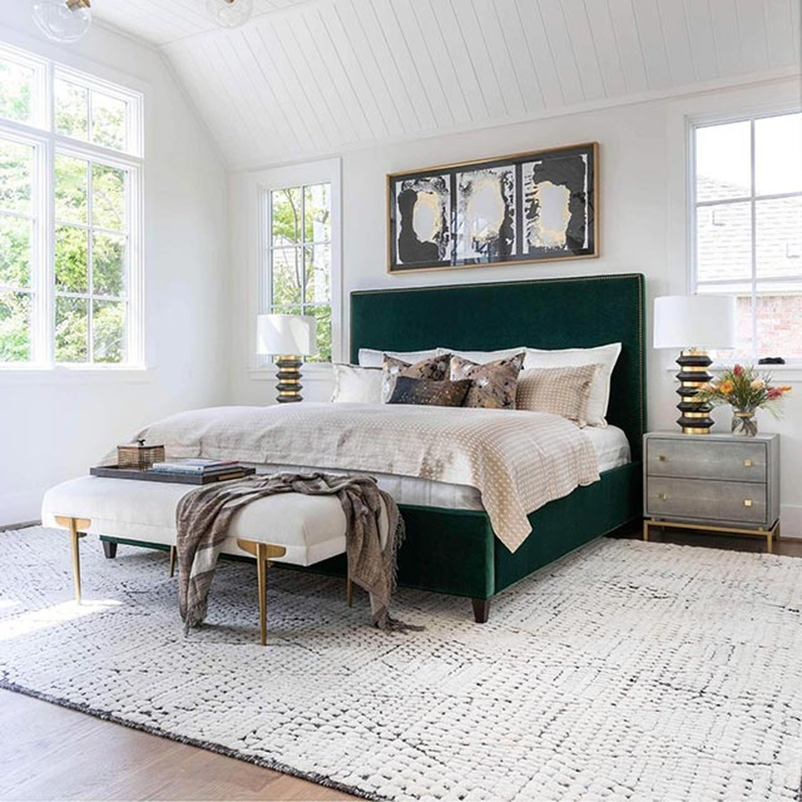 Ideas originales para decorar el pie de cama del dormitorio 3
