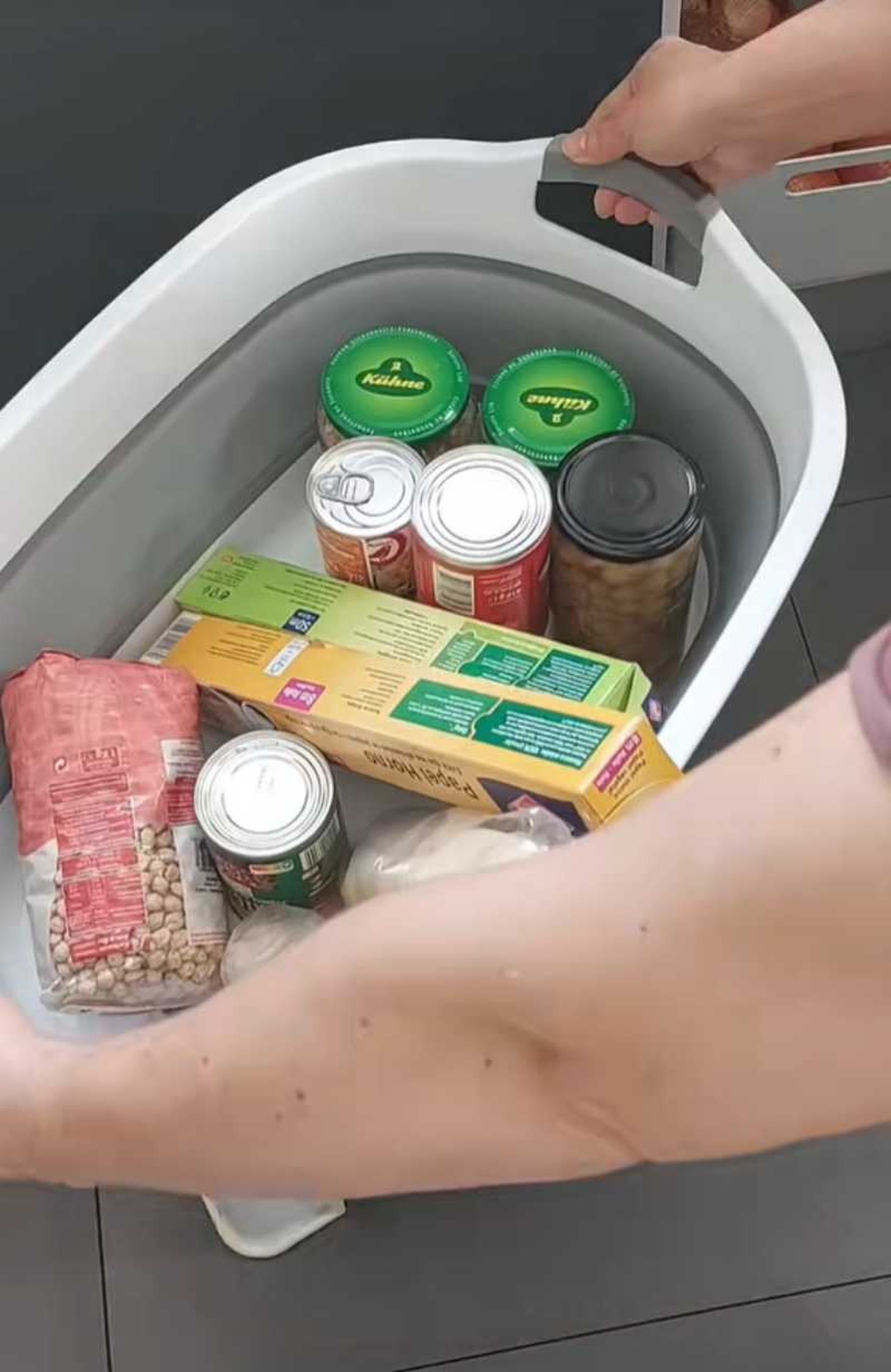 Cesto plegable de Leroy Merlin para almacenar alimentos.