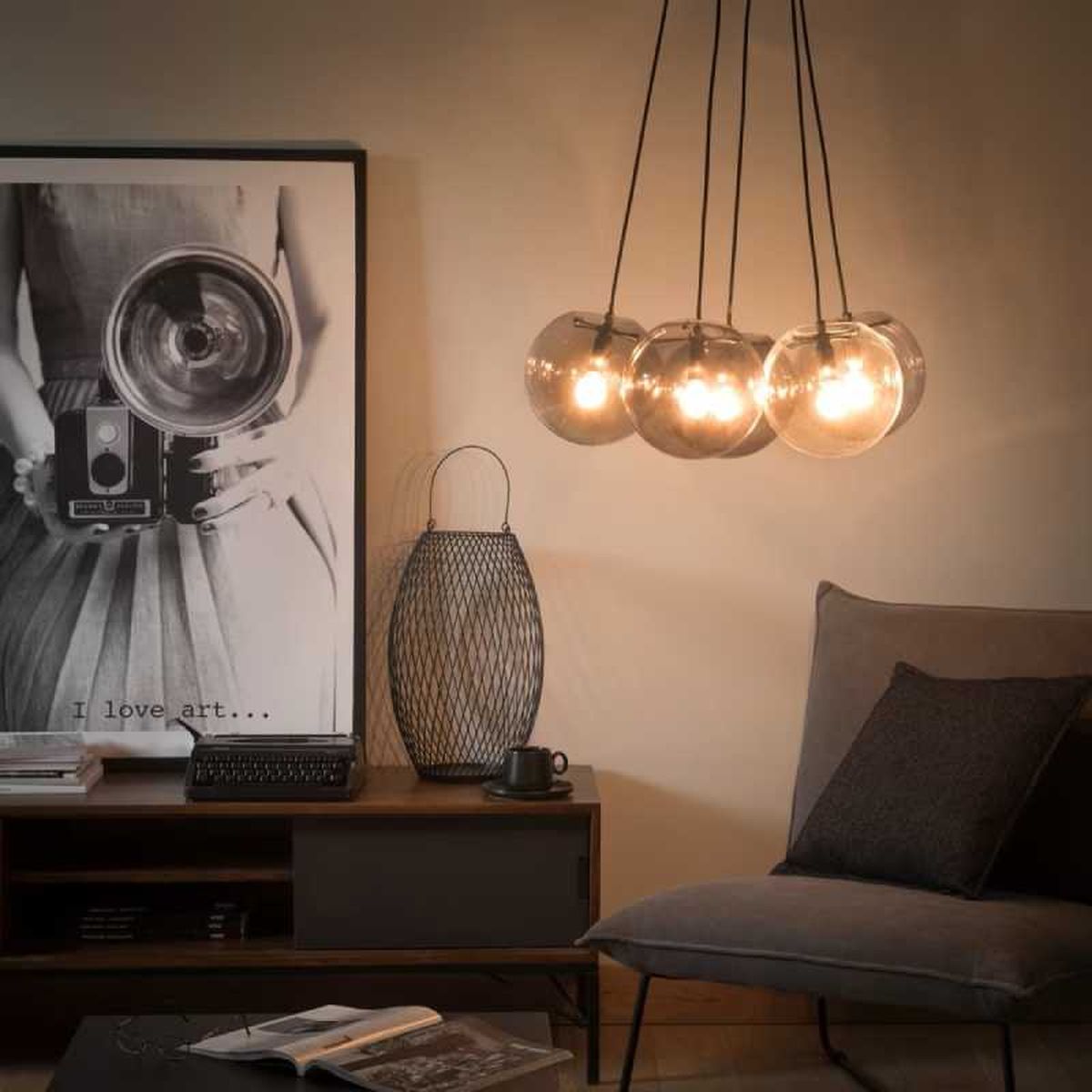 Lámpara de techo con cinco bolas de cristal ahumado Orbe.