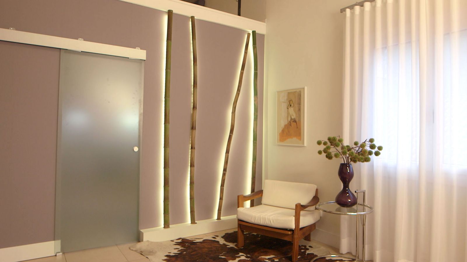 Cañas de bambú decorativas y luminosas