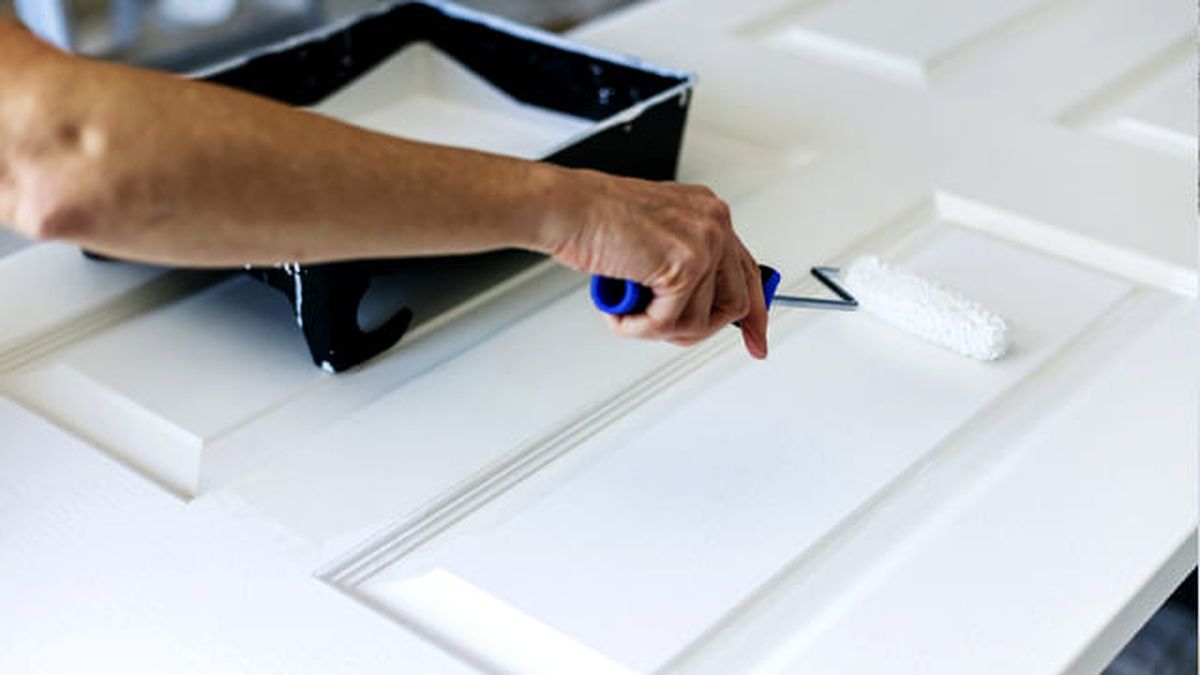 Como pintar una puerta de madera paso 5