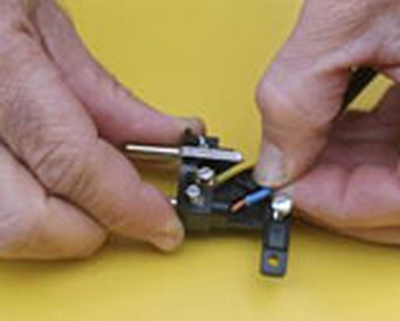 Brico 0485 1 montaje alargador estanco paso 4