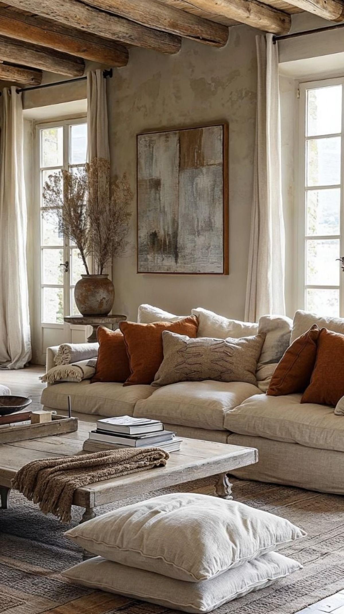 Salón con cuadro abstracto de estilo cabincore.