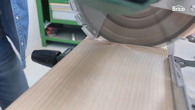 Como tunear una cómoda con madera paso 2