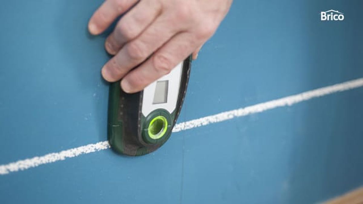 Bricomania 680 como instalar un enchufe y un aplique de pared paso1