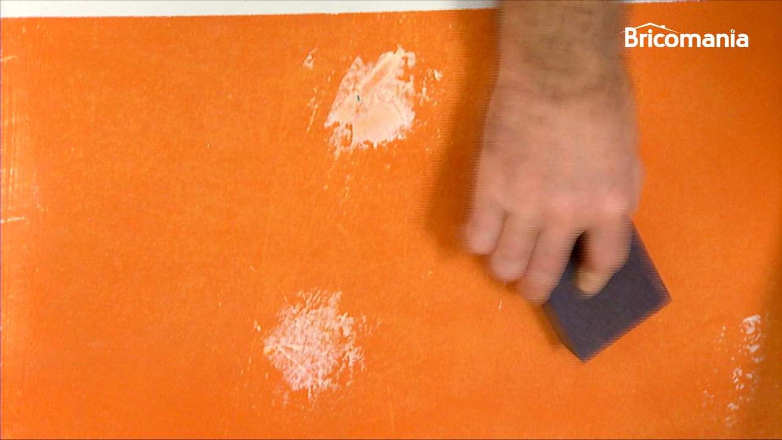 Lijar desperfectos de la pared