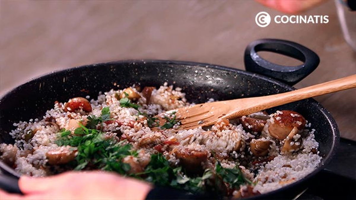 Receta de paella montañesa con setas  paso 5