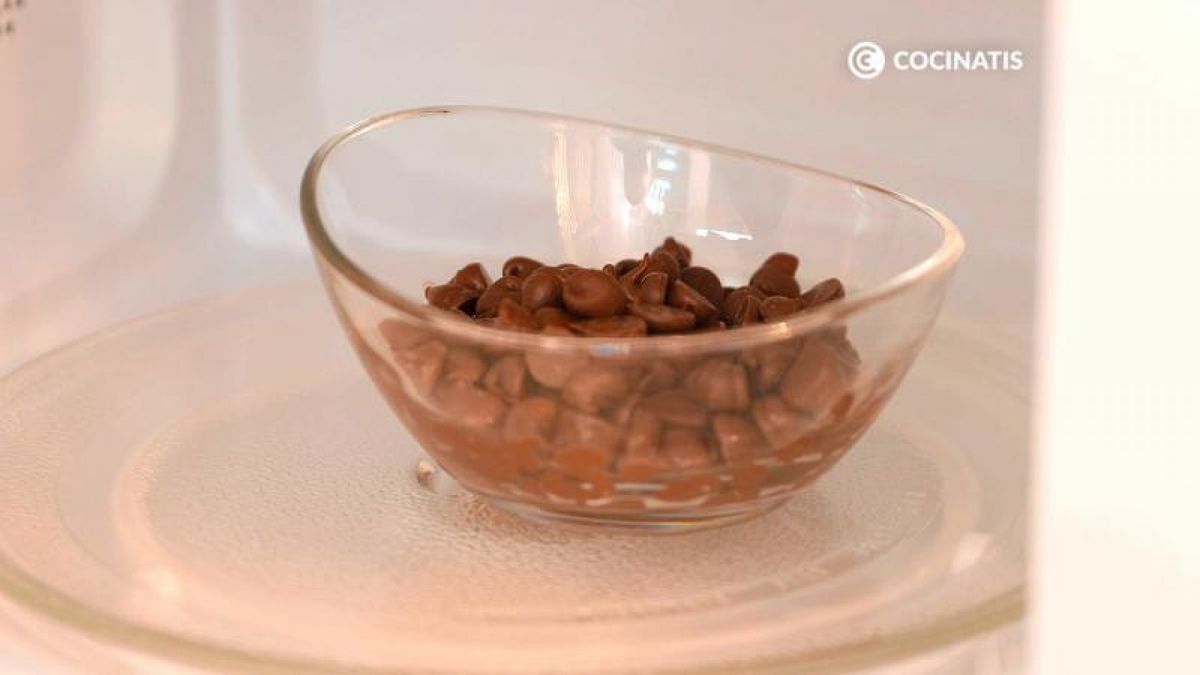 Funde el chocolate en el microondas