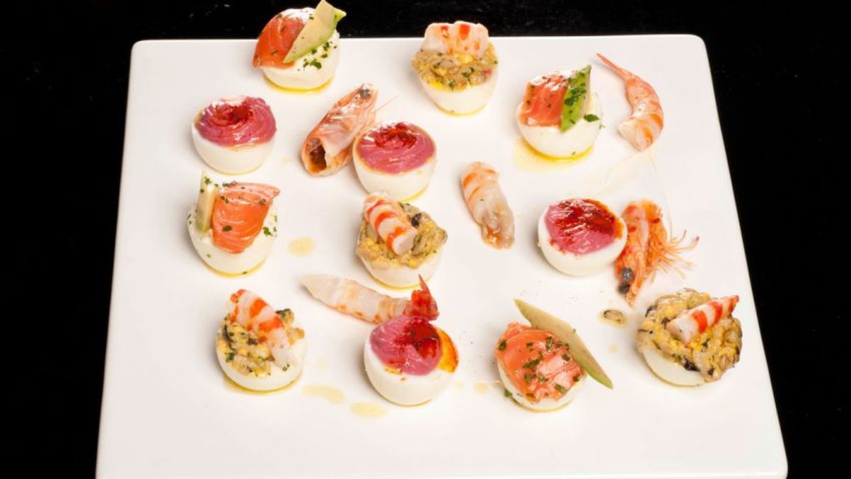 huevos rellenos hummus remolacha