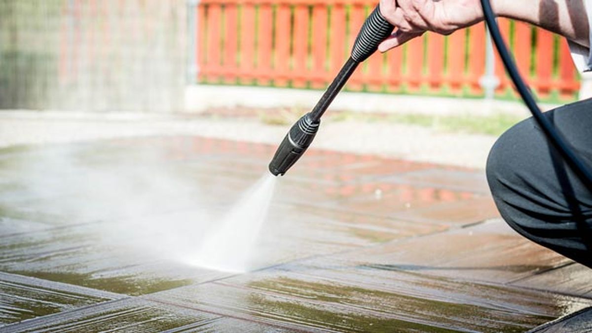 como limpiar la casa tras la calima jardines terrazas balcones