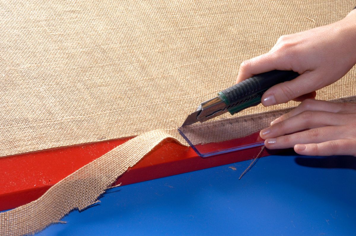 Cómo hacer y decorar un armario para la plancha paso 7