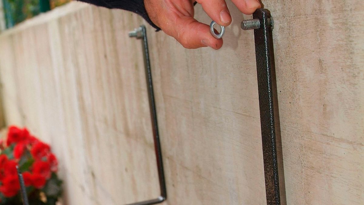 Colocación de soportes para jardineras paso 8