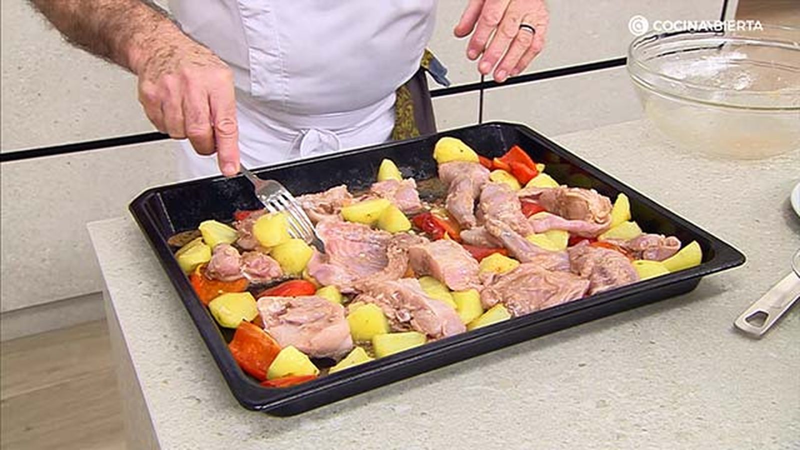 asado de carne de conejo con patatas por karlos arguinano paso5
