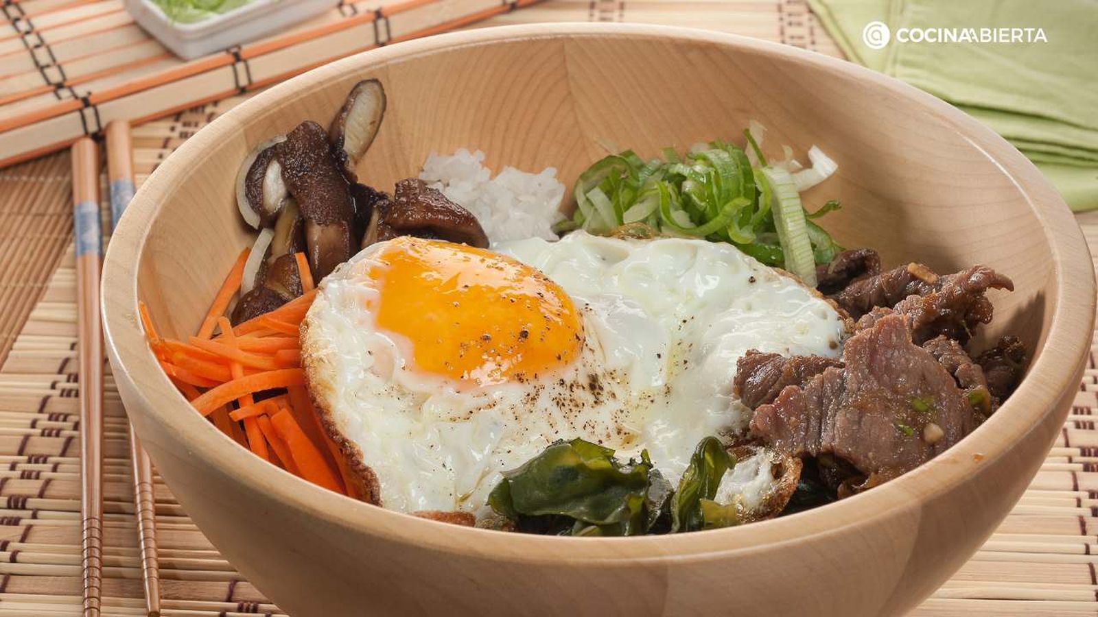 Bibimbap es un completo plato de la cocina tradicional coreana