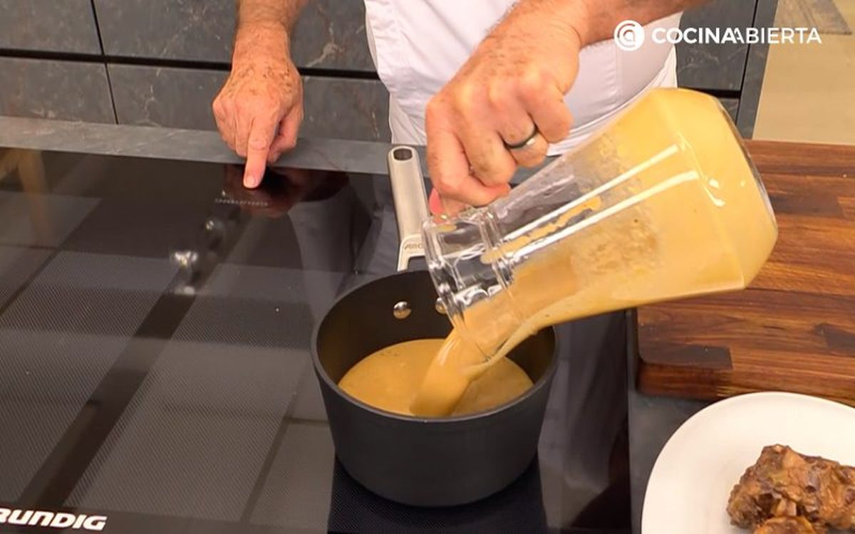 Reduce la salsa triturada