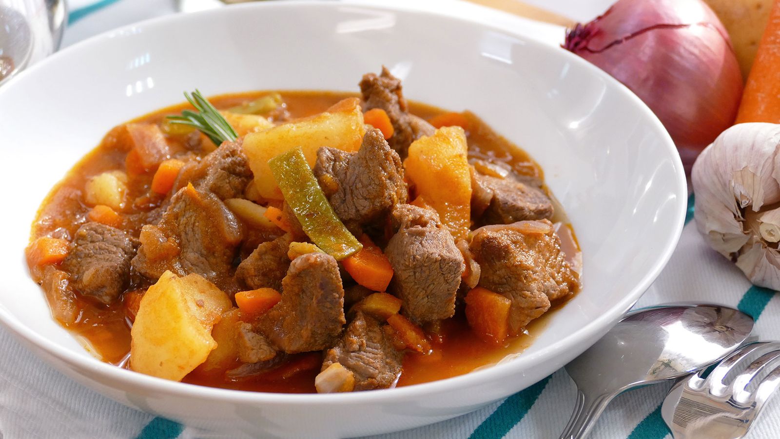 Receta de carne guisada con patatas