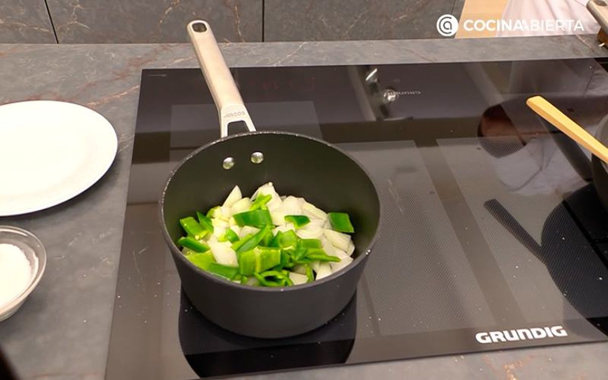 Sazona y rehoga las hortalizas a fuego suave