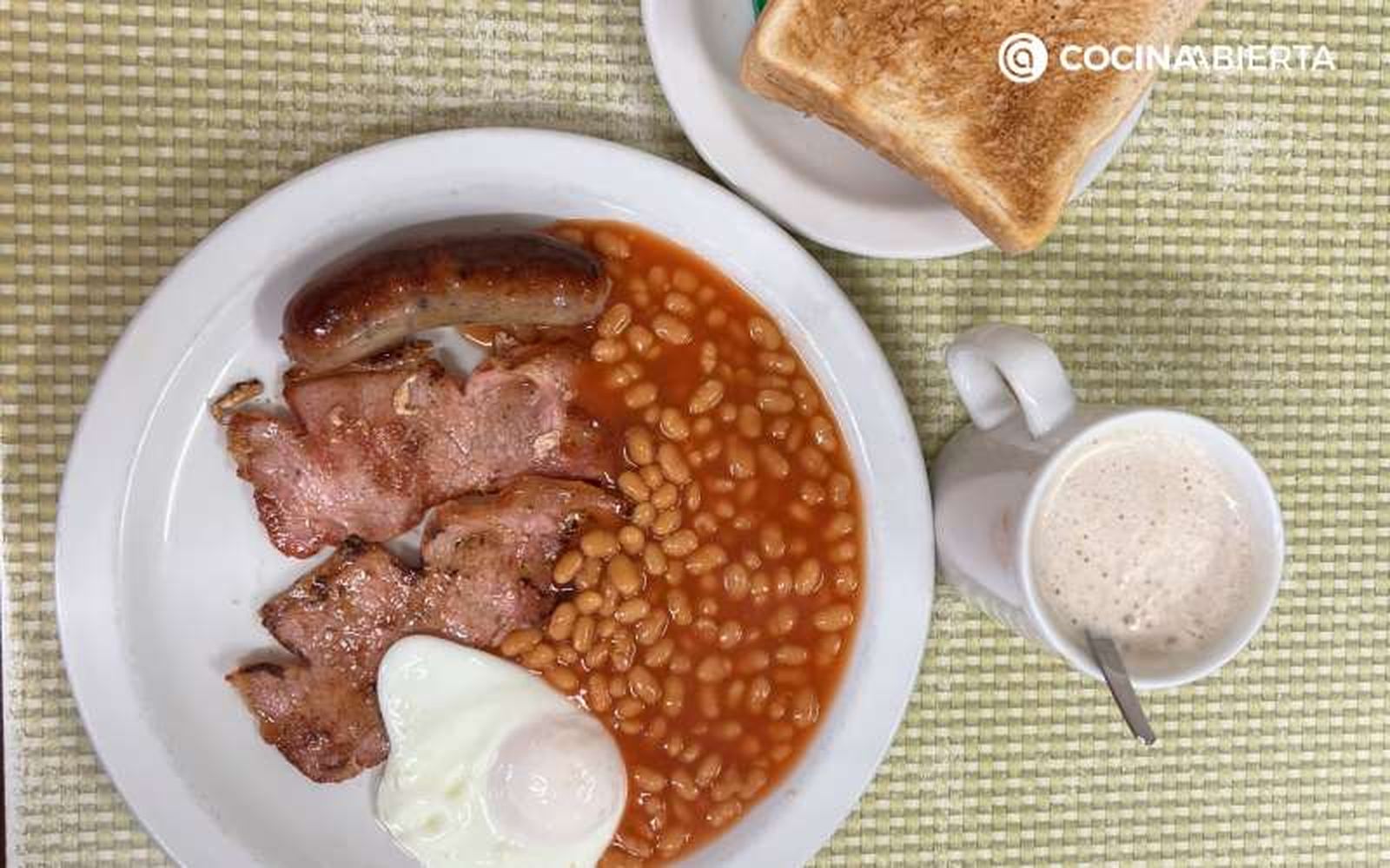 Desayuno inglés en Regency Cafe