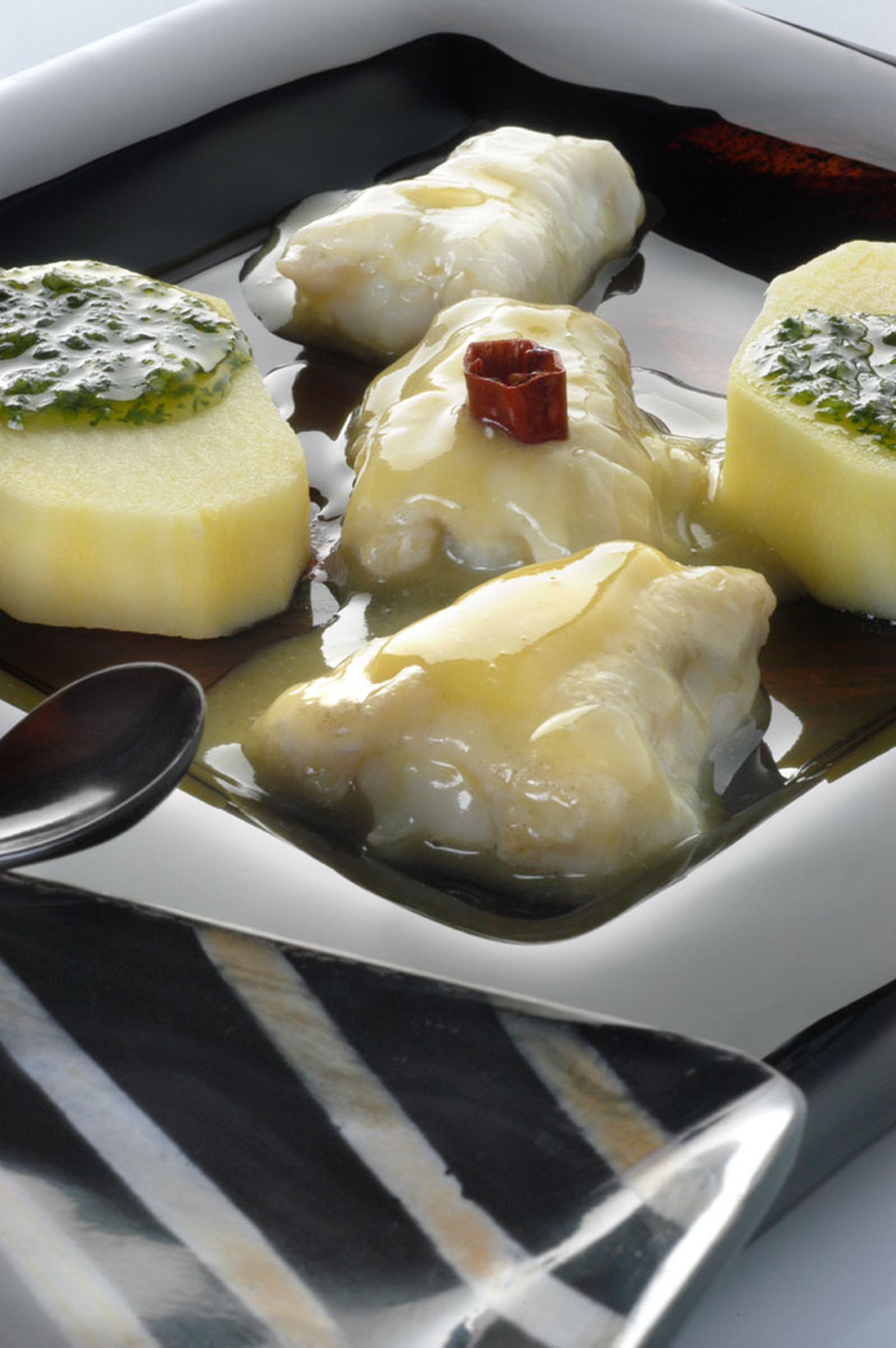 Kokotxas de bacalao con patatas