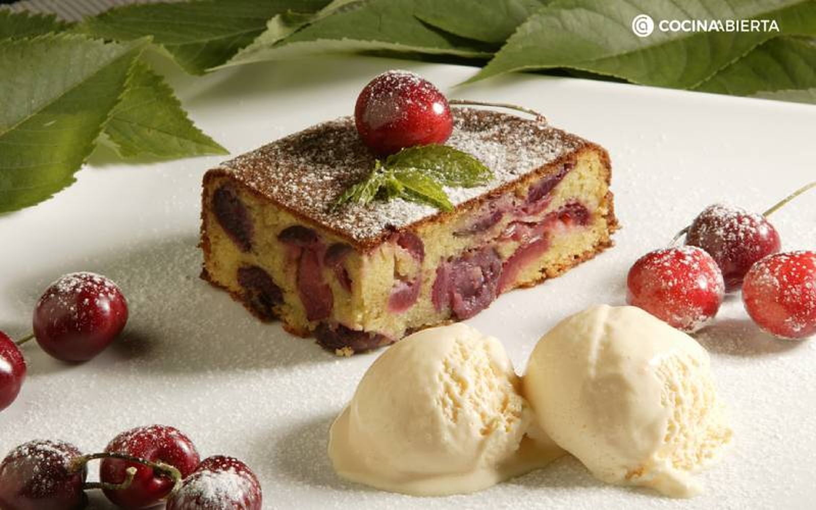 Bizcocho de cerezas al horno