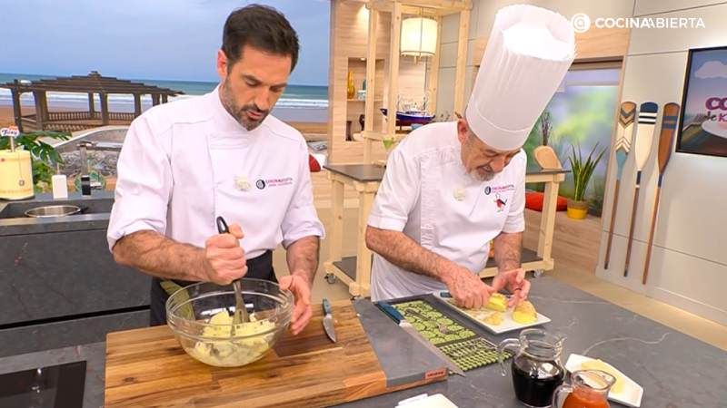 Joseba y Karlos Arguiñano preparan ñoquis a la boloñesa