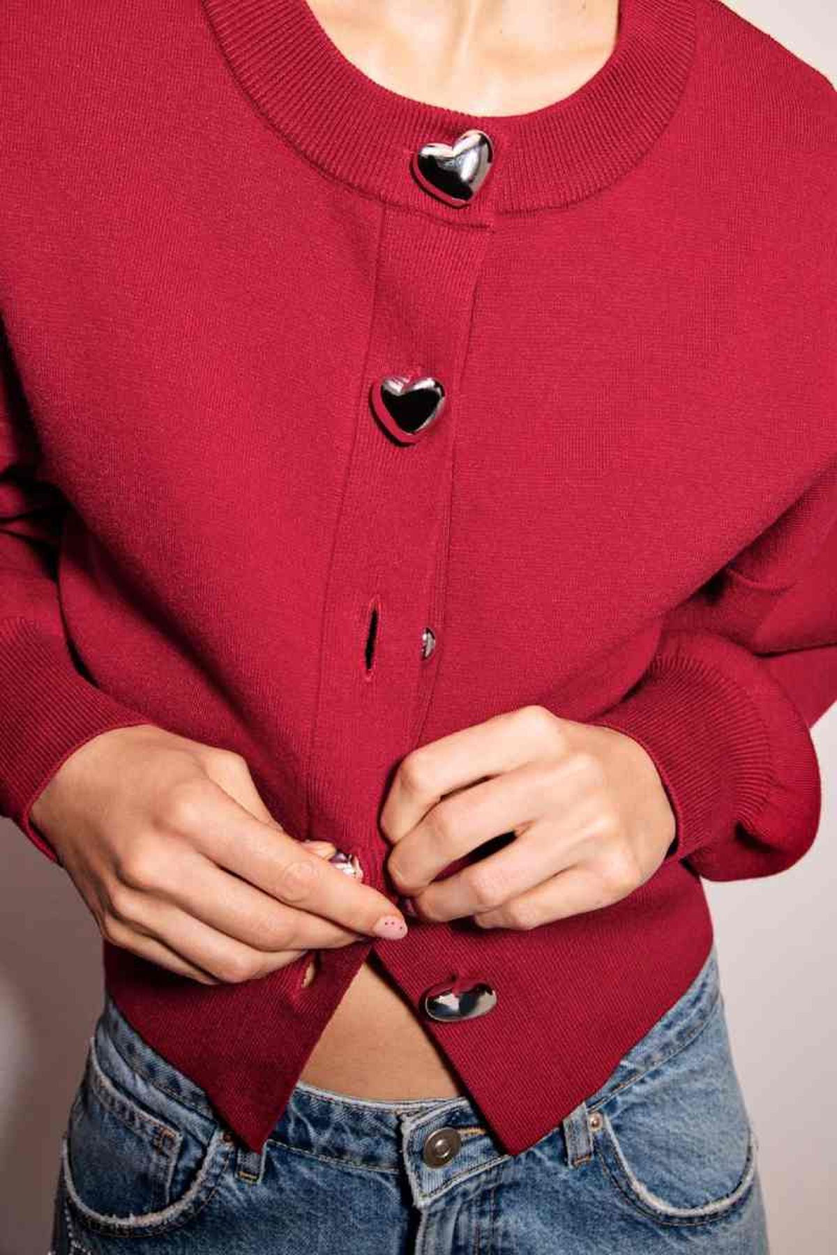 Chaqueta de punto con botones con forma de corazón
