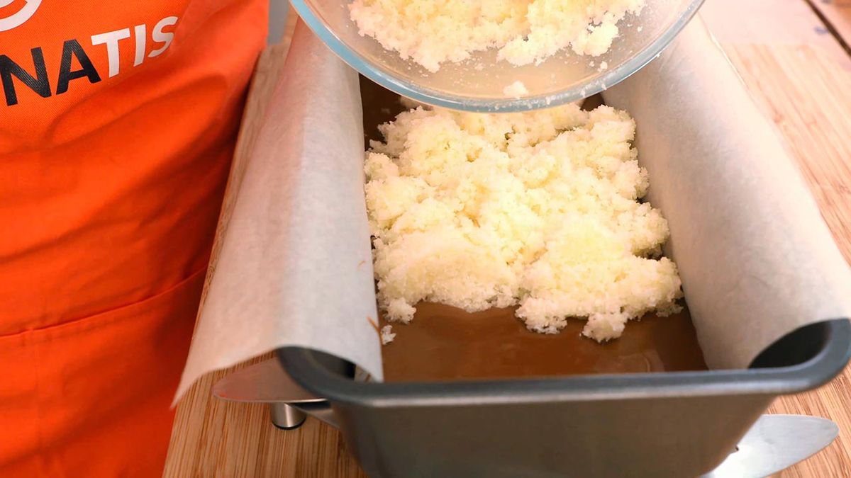Receta de tarta de coco y dulce de leche  paso 5
