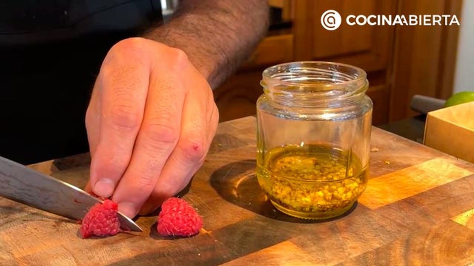 ensalada de aguacate tomate y ventresca receta joseba arguinano desde casa paso4