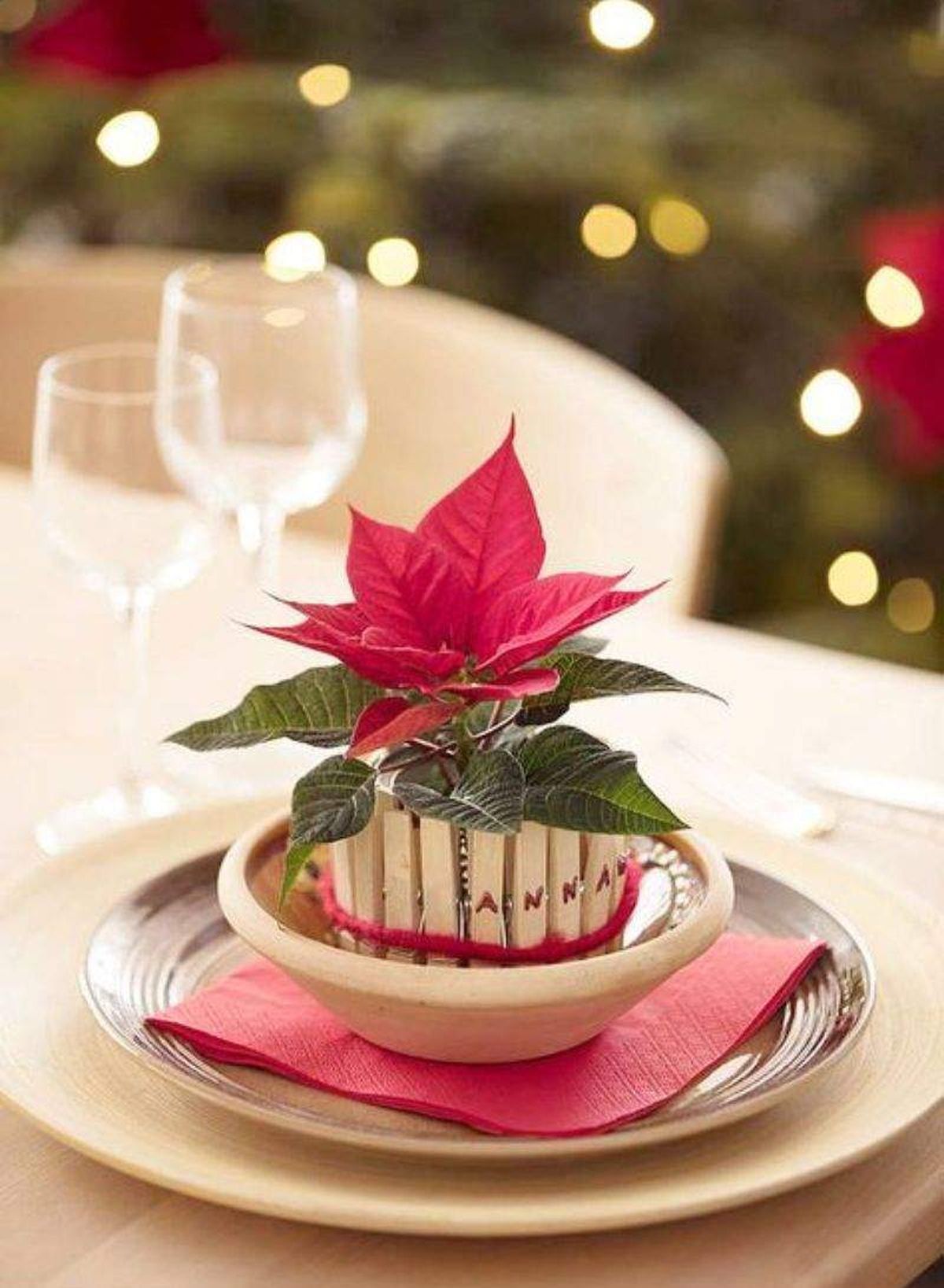 Centro de mesa con flor de Pascua