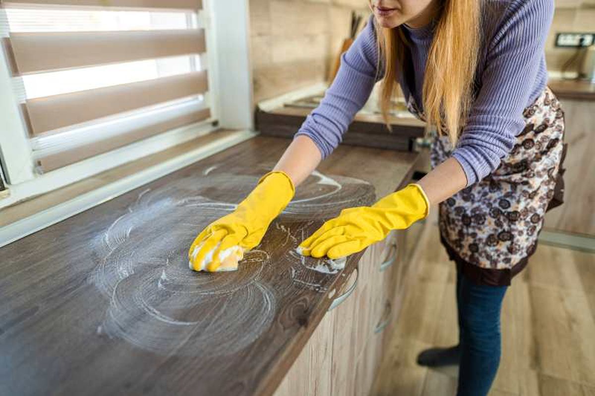El amoníaco es uno de los mejores detergentes para limpiar la cocina