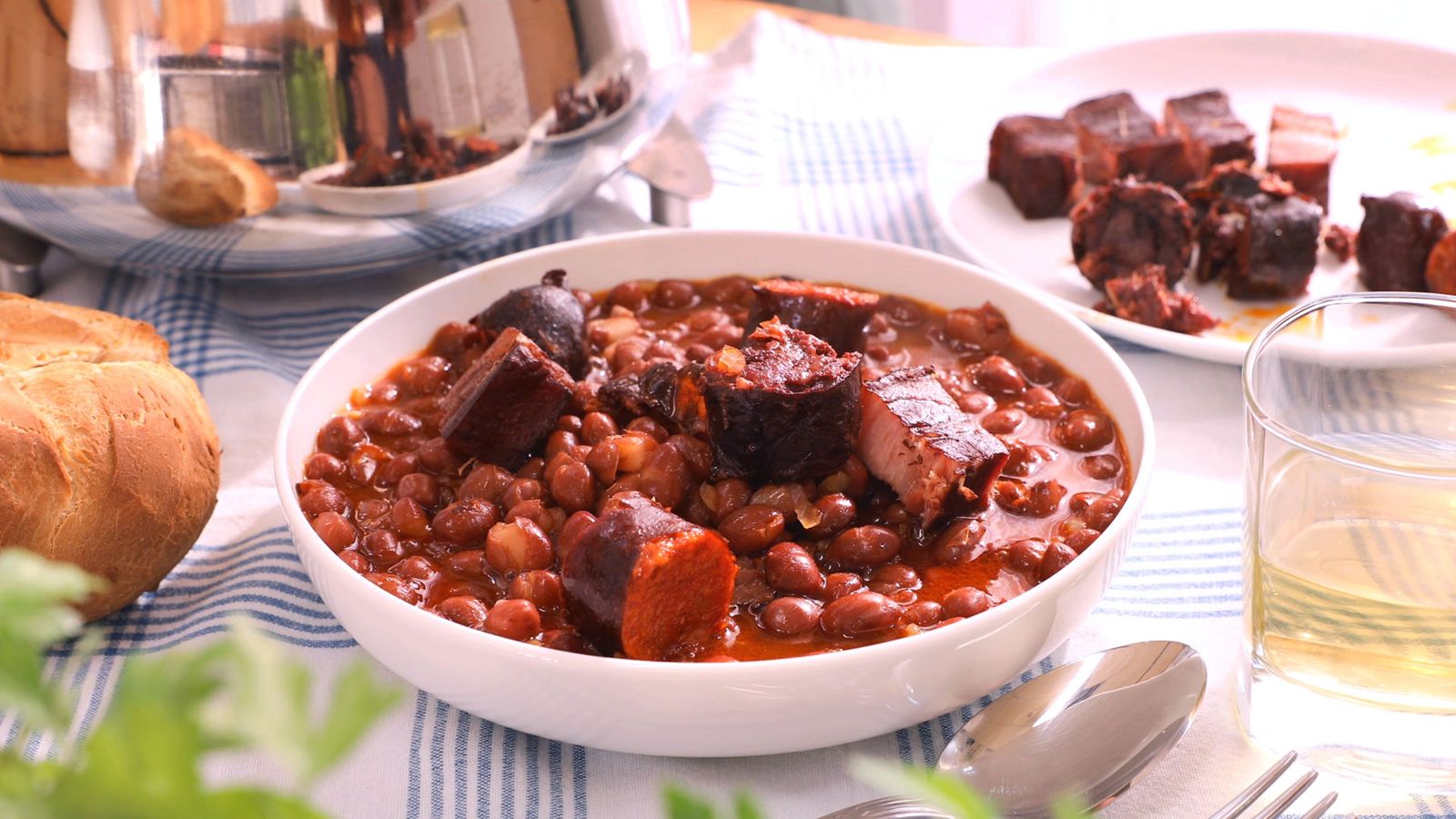 Alubias rojas con morcilla y chorizo