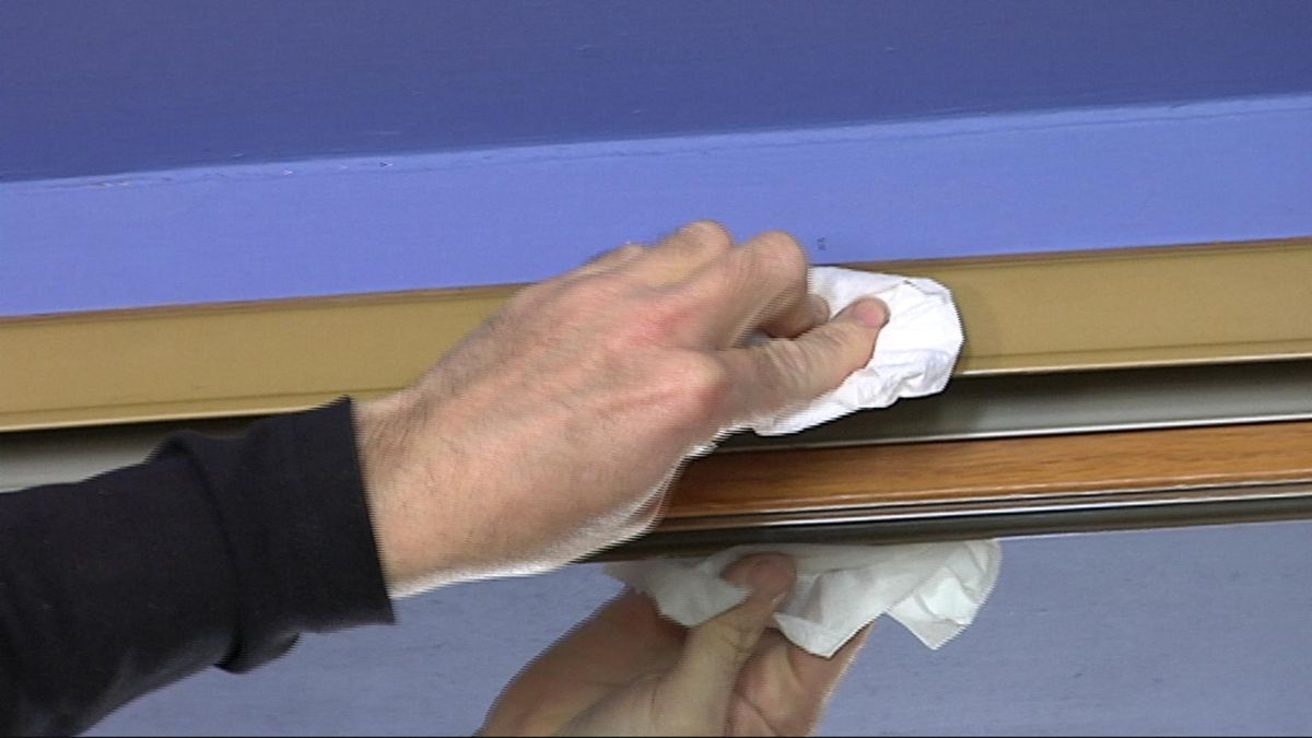 Fijar remate en puerta corredera paso 4