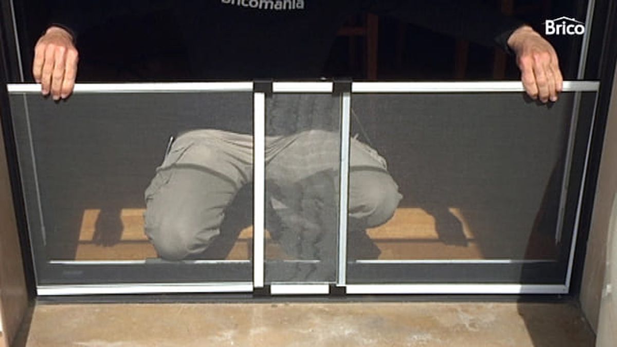 Bricomania 757 Instalar mosquitera extensible paso 6