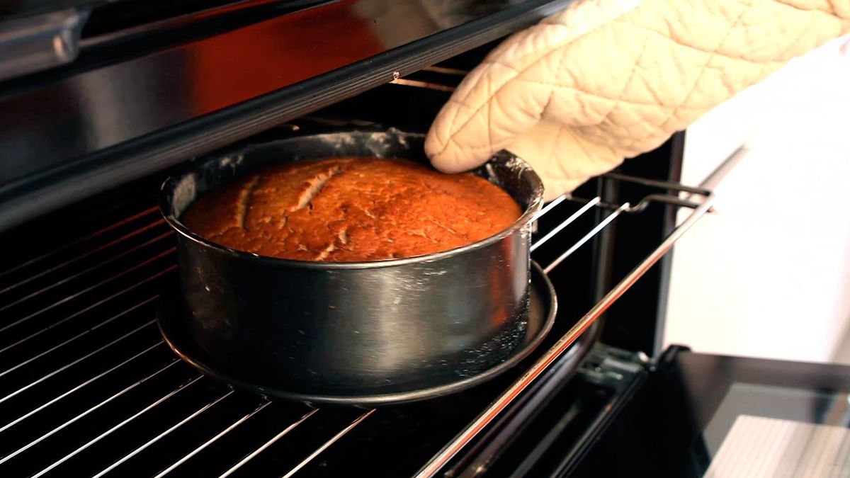 Receta de bizcocho de zumo de uva con frutos rojos  paso 5