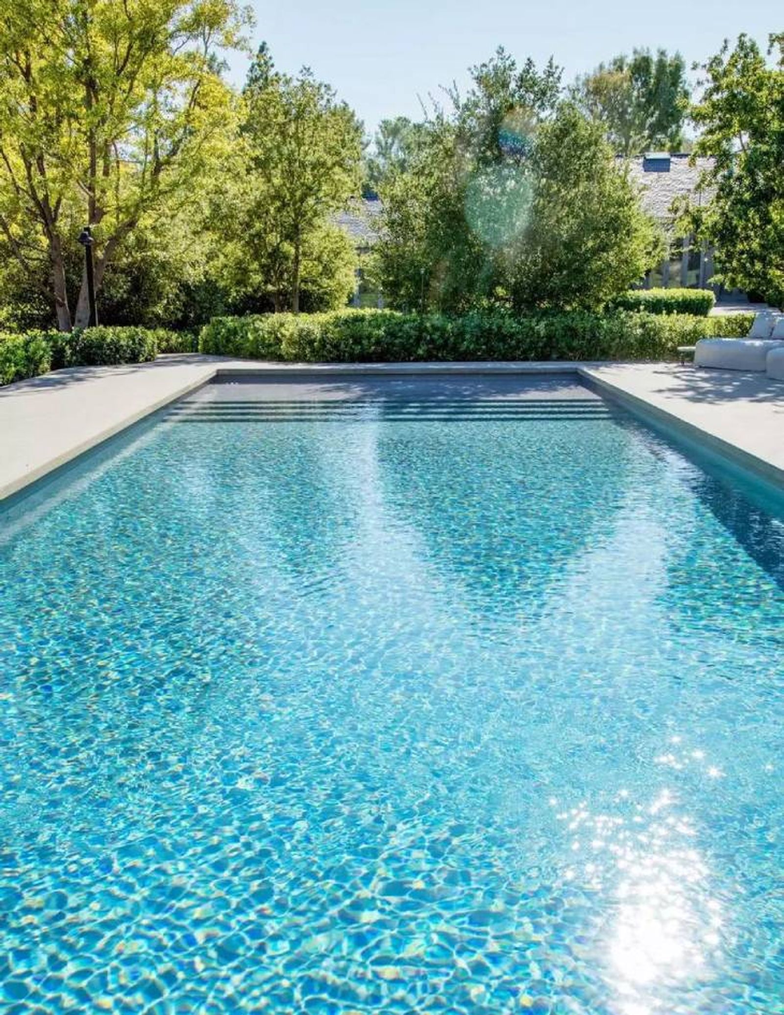 piscina casa kim kardashian
