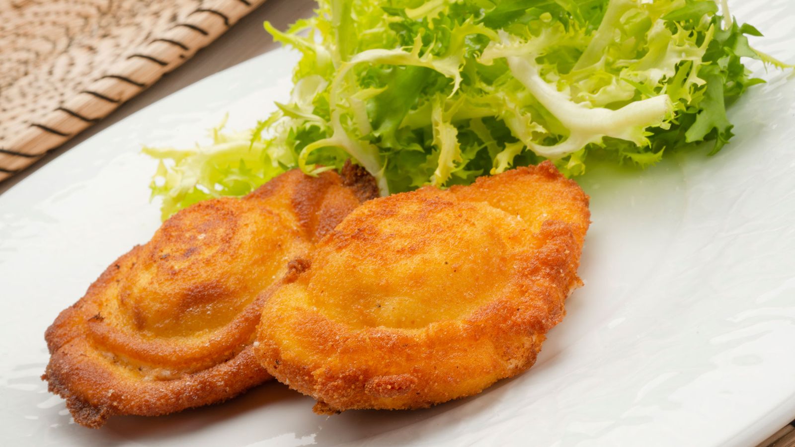 Huevos rellenos con bechamel de queso xl