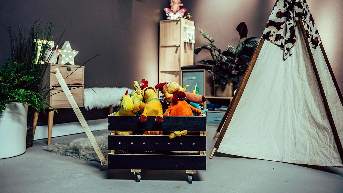 Como hacer un carro para guardar juguetes paso 11