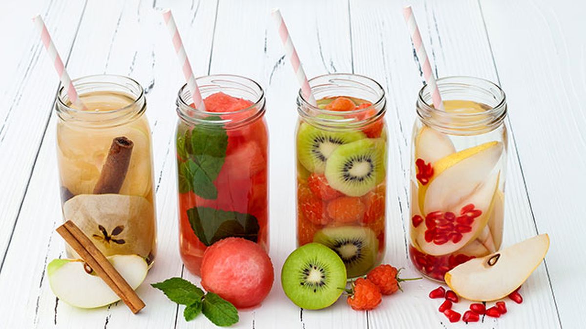 agua saborizada vasos frutas