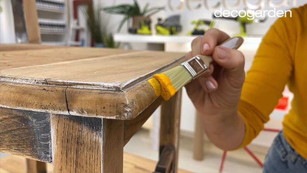 pintar una silla de madera vieja estilo mexicano paso 5