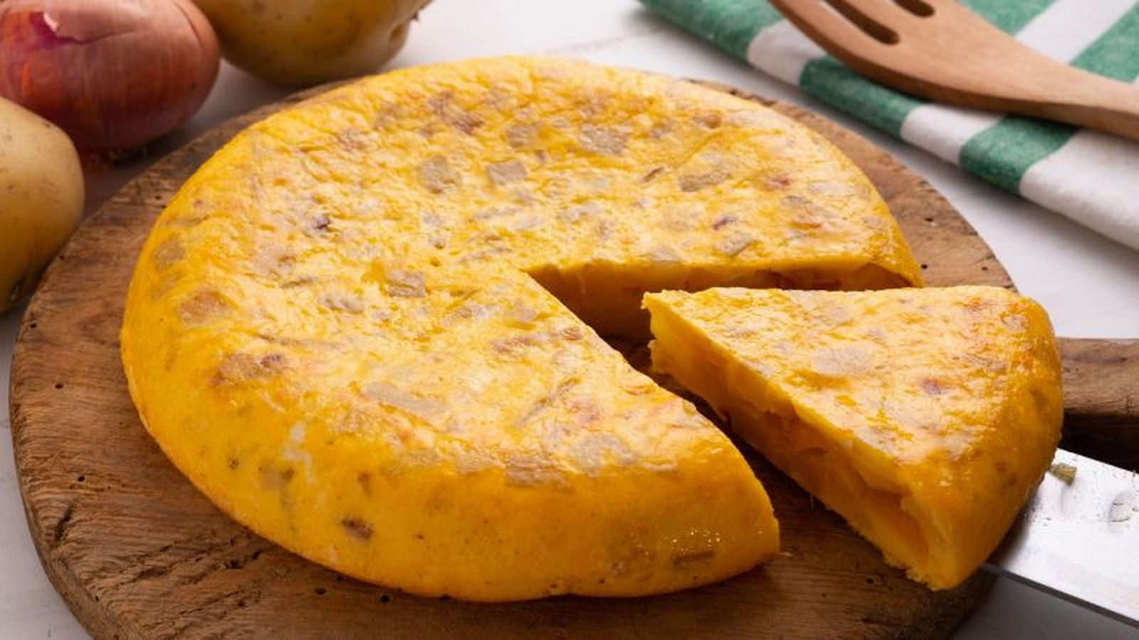 Tortilla de patatas con cebolla