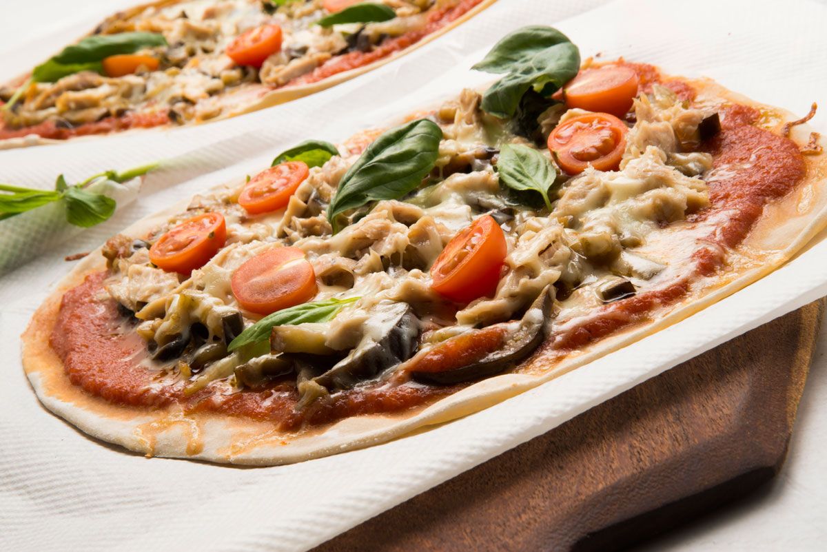 5307 Pizza de bonito, berenjena y cebolleta (692) xl