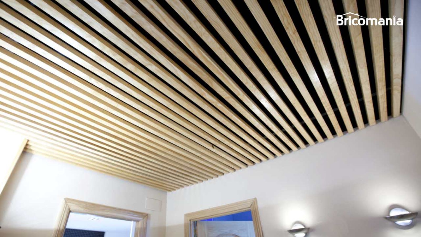 Falso techo decorativo en un salón