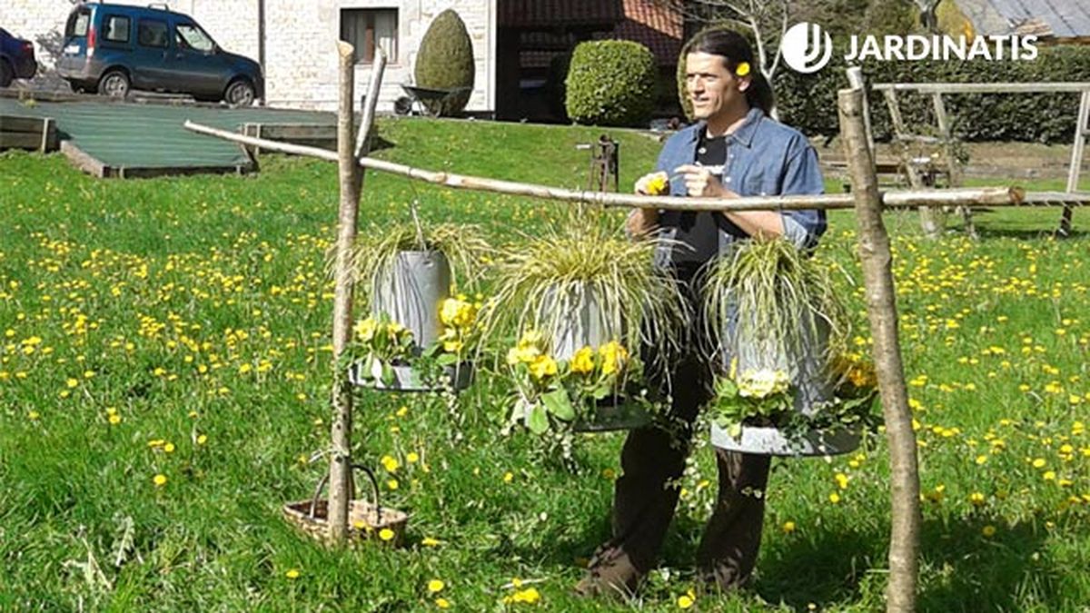 Composiciones florales en tolvas de gallinero final