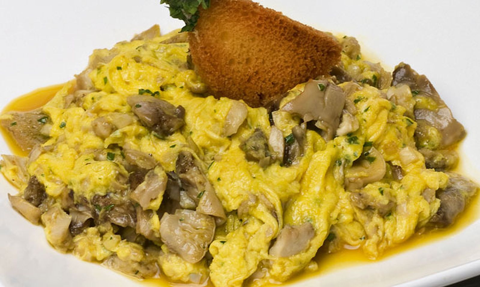 revuelto perretxikos