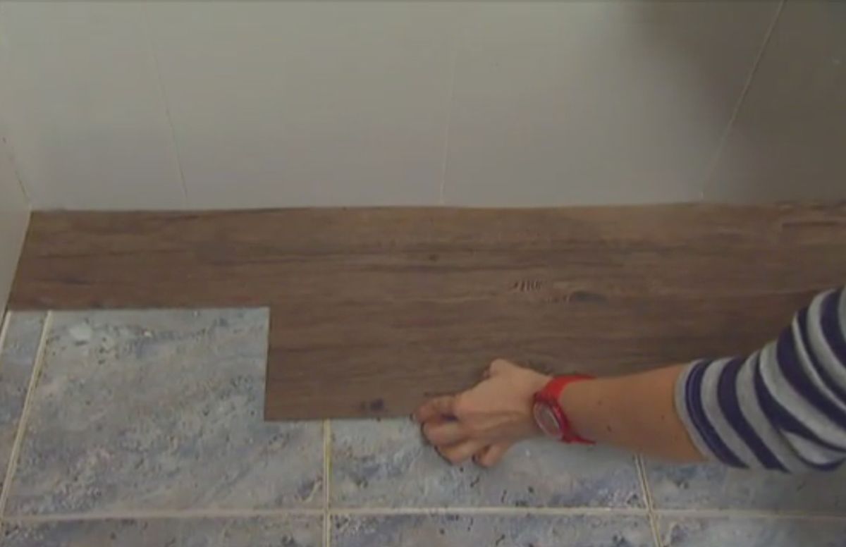 Cómo hacer los remates del suelo vinílico paso 1
