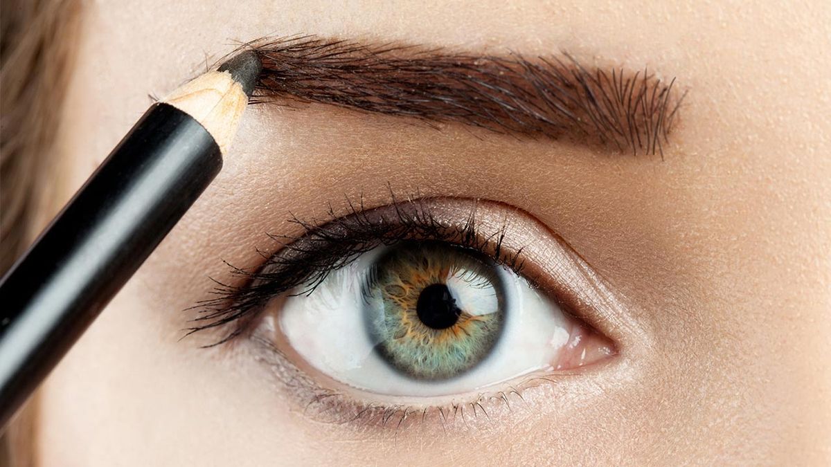 como maquillar cejas acabado natural
