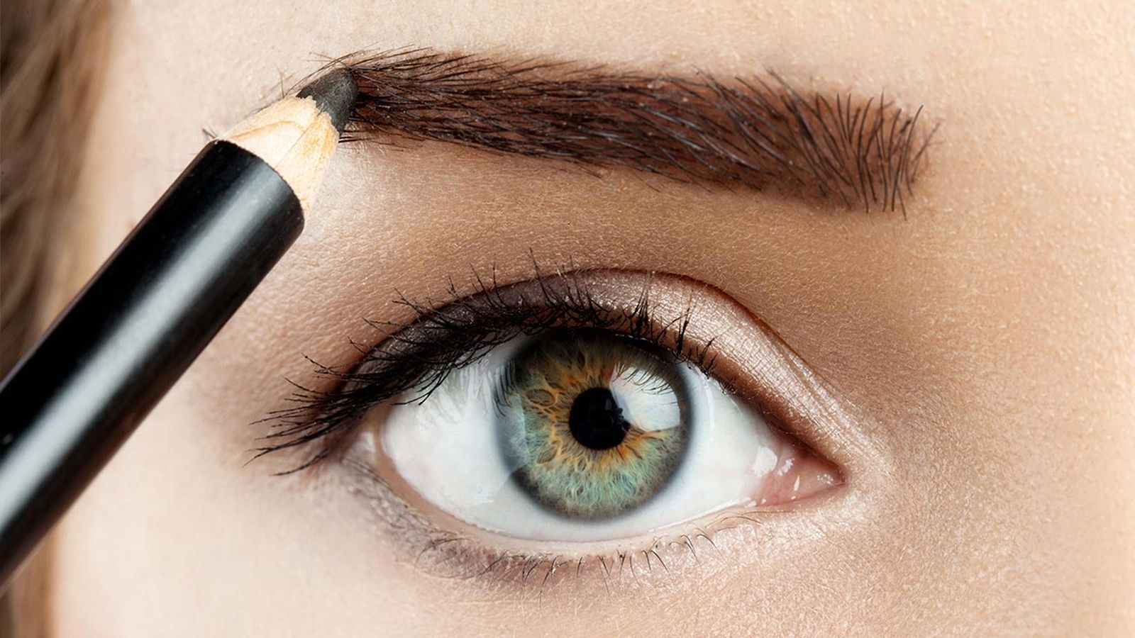 como maquillar cejas acabado natural