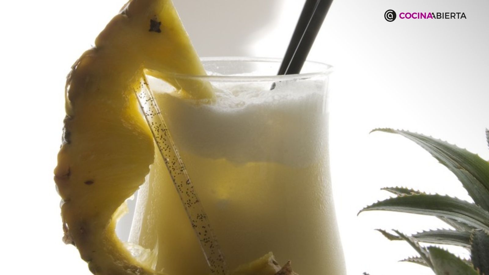 La piña colada es un cóctel dulce y refrescante perfecto para cualquier ocasión